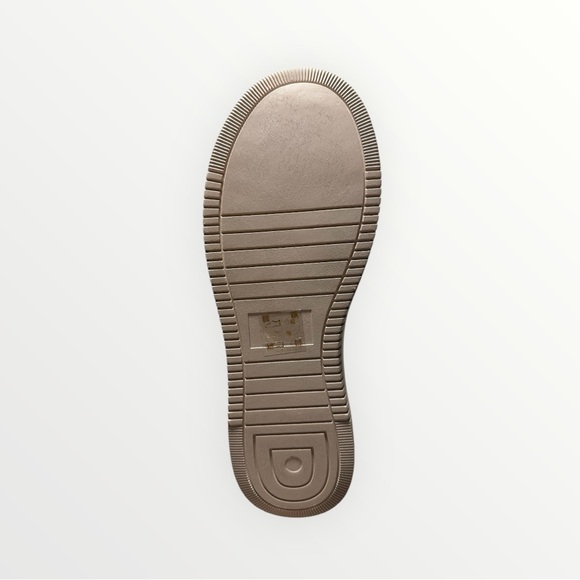 High-Top Cream Sneakers - Picture 3 of 6